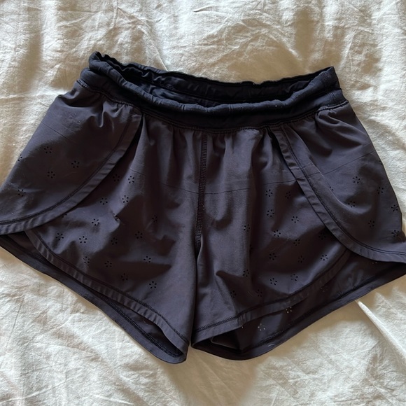 Vintage Lululemon Breeze By shorts - Picture 1 of 2